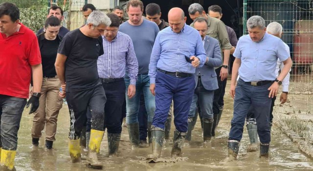 Bakan Soylu, Bartında selin ardından temizlik çalışmalarını inceledi