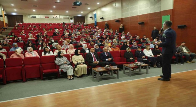 BAKMERden Başakşehirli 400 kadına okuma yazma kursu