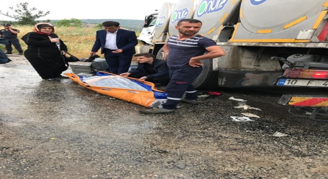 Balıkesir-Kütahya yolunda feci kaza: 6 ölü, 12 yaralı