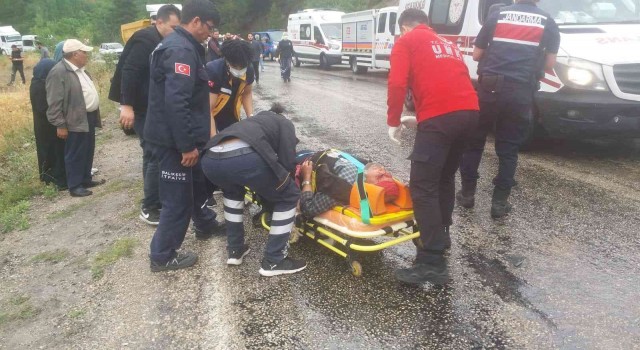 Balıkesir-Kütahya yolunda feci kaza: Ölü ve yaralılar var