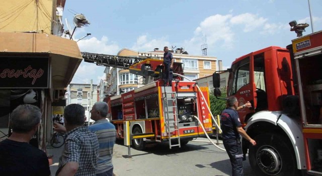 Balıkesirde ev yangını: 1 kişi dumandan etkilendi