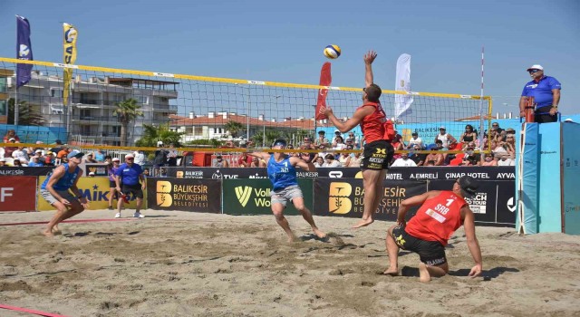 Balıkesirde plaj voleybolu rüzgarı esiyor