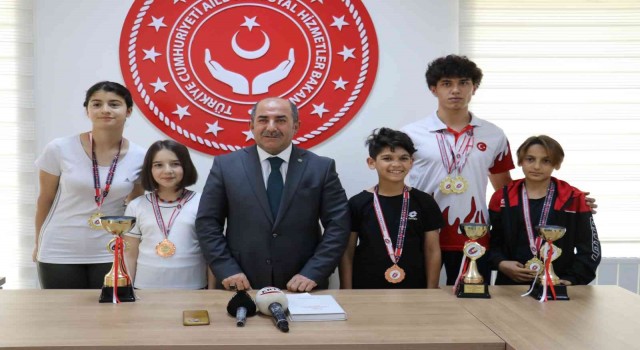 Bandmintonda Malatyayı derece ile temsil ettiler