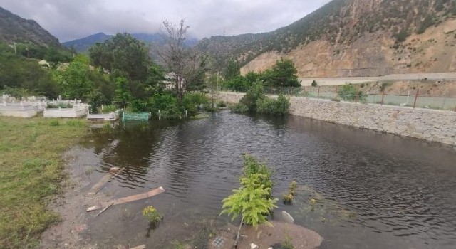 Baraj suları yükselince mezarlık 2. kez sular altında kaldı