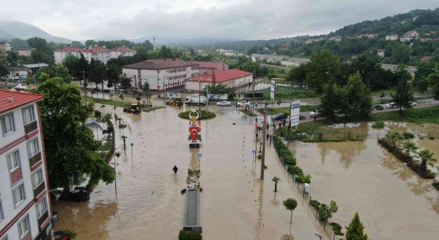 Bartında sel suları Kozcağız beldesini vurdu