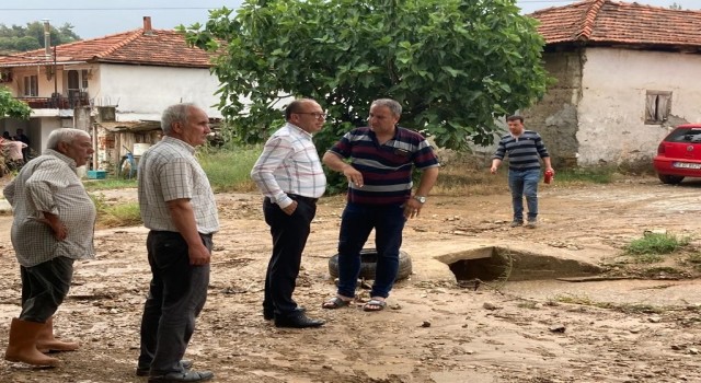 Başkan Akın, yağıştan etkilenen mahallede incelemede bulundu