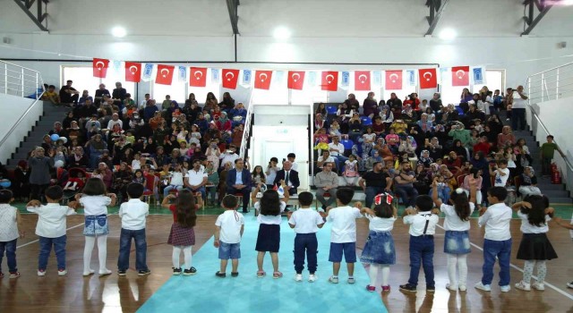 Başkan Akman miniklerin karne sevincine ortak oldu
