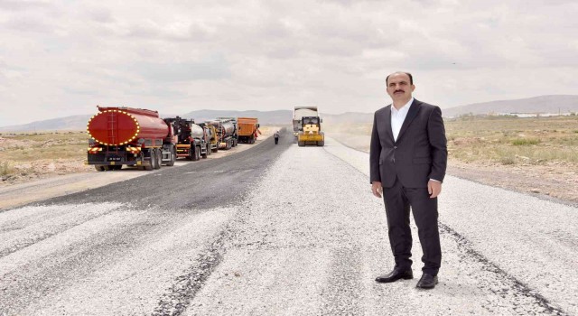 Başkan Altay: “2022de ilçelerdeki yollara 900 milyon lira yatırım yapıyoruz”