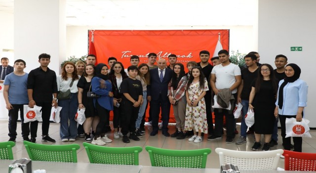 Başkan Altınok stajyer öğrencilerle buluştu