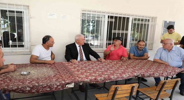 Başkan Atay, fırtınadan etkilenen Kocagür mahalle sakinleri ile buluştu