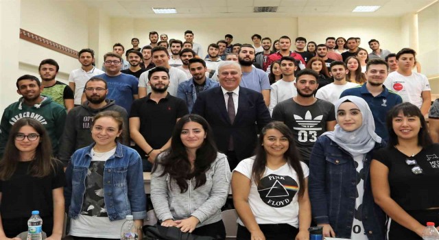 Başkan Atay YKSye girecek öğrencilere başarı diledi