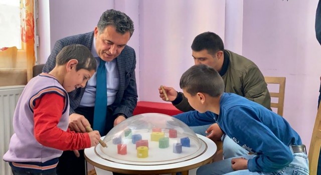 Başkan Demirden rehabilitasyon merkezlerine ziyaret