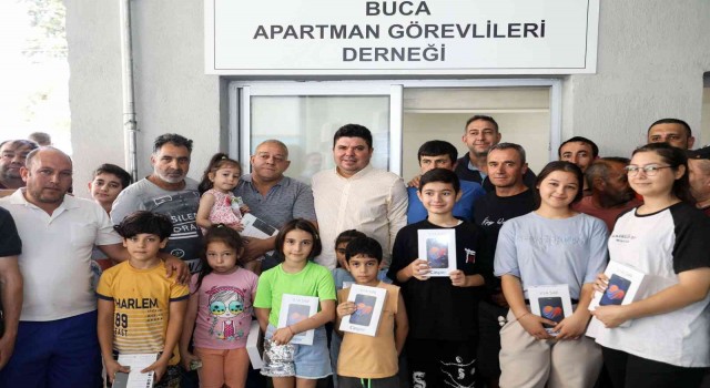 Başkan Kılıçtan apartman görevlilerinin çocuklarına sürpriz