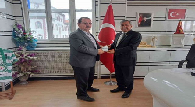 Başkan Tekeden kurban bağışı