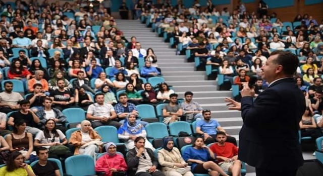 Başkan Yılmaz, BAÜNlü öğrencilerle buluştu