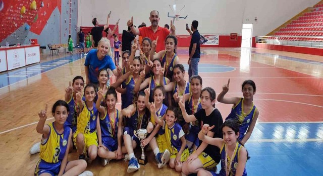 Basketbolda şampiyon Bağlar Belediyespor