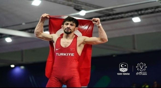 BAÜNlü sporcu Kerem Kamaldan Akdeniz oyunlarında altın madalya