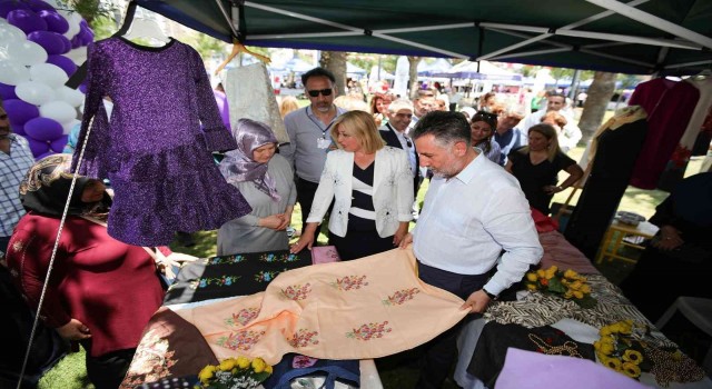 Bayraklının üreten kadınları el emeklerini sergiledi