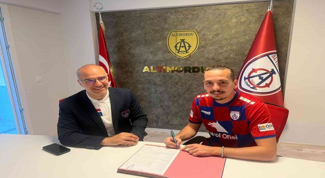 Bertuğ Bayar, Altınorduda
