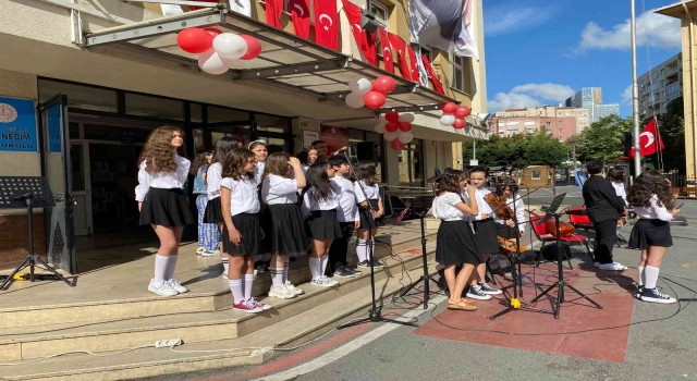 Beşiktaşta öğrenciler karne heyecanı yaşadı