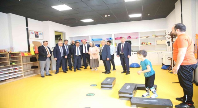 Besime Özderici Engelsiz Yaşam Merkezinde inceleme