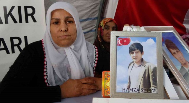 Bin 10 gündür terör mağduru aileler evlatlarını HDP ve PKKdan istiyor