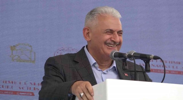 Binali Yıldırımdan esprili açılış: Aliye kötü haber var