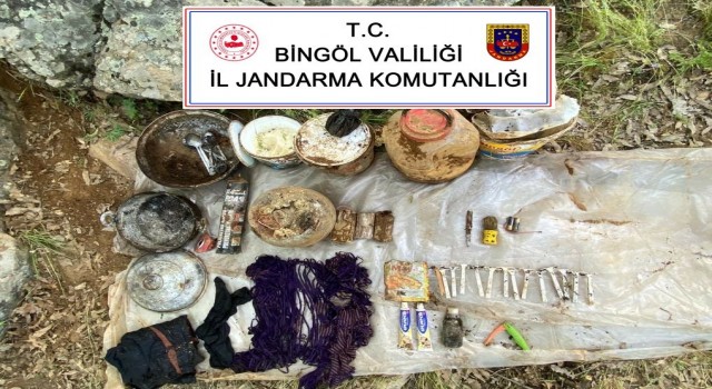 Bingölde 2 sığınak ve EYP imha edildi