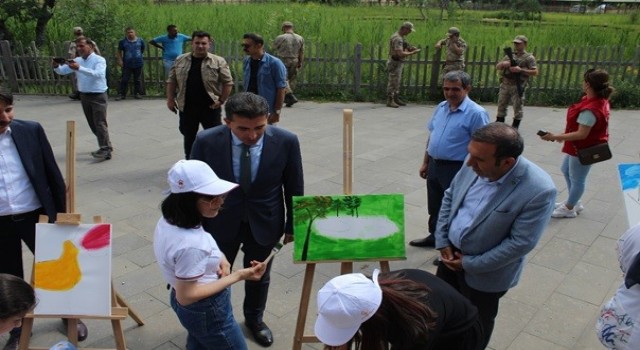 Bingölde çocuklar resim şenliğinde buluştu