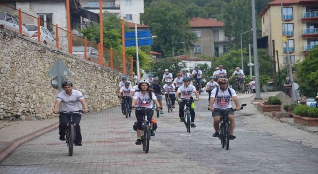 Bisiklet turu Kavaklıderede şehir turu ile başladı