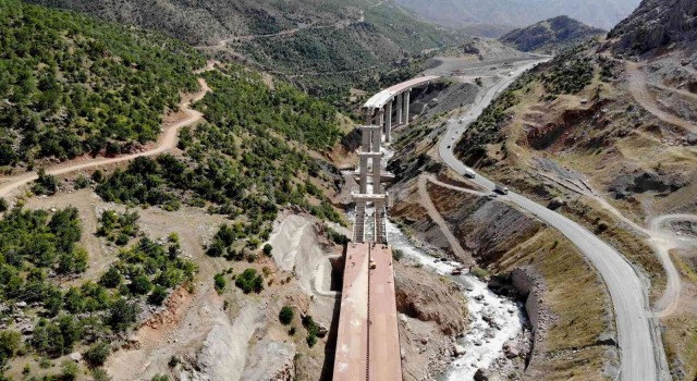 Bitliste yapılan bölgenin en büyük viyadükü bitmek üzere