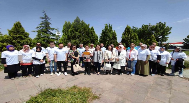 Bizim için çevreci olmak; çevreyi ve tabiatı korumak ve yaşatmaktır