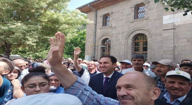 Bolvadinde 35 hacı adayı kutsal topraklara uğurlandı