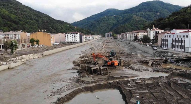 Bozkurtta yaralar sarılıyor: Yıkılan köprüler, yollar ve binalar yeniden inşa ediliyor