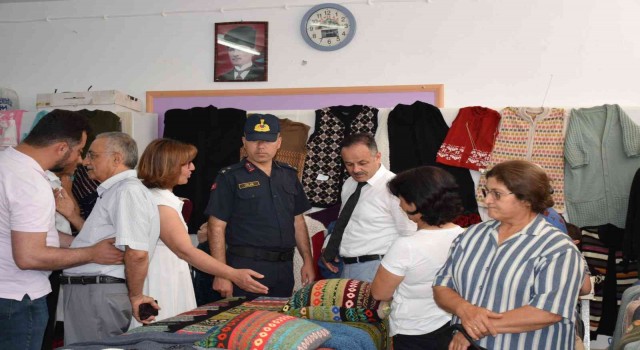 Bozyazıda halk eğitimin sergisi yoğun ilgi gördü