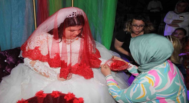 Bu düğünde damat yok