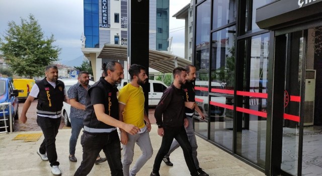 Buluşma yerine çağırdıkları kişiyi darp eden 5 kişiden 2si tutuklandı