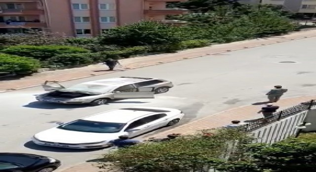 Bursada bir otomobil seyir halindeyken alev topuna döndü