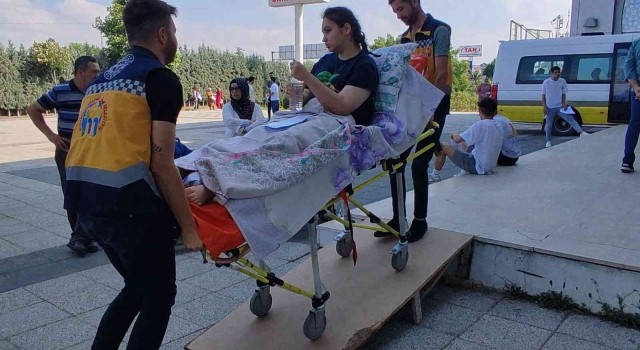 Bursada kazada yaralanan iki arkadaş bugün YKS heyecanı yaşadı