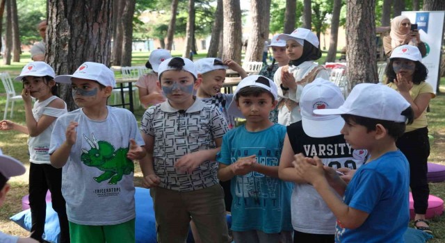 Bursada pandemide yakınlarını kaybeden çocuklara masallar anlatıldı