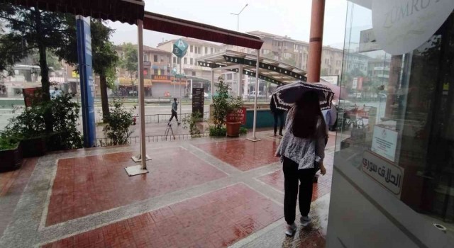 Bursada sağanak etkili oluyor
