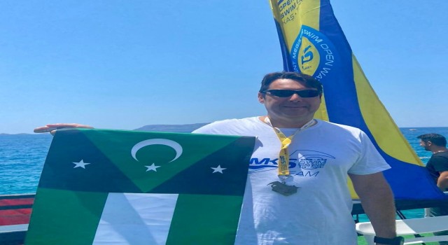Bursalı belediye başkan yardımcısı Yunan adasından Türkiyeye yüzerek geçti