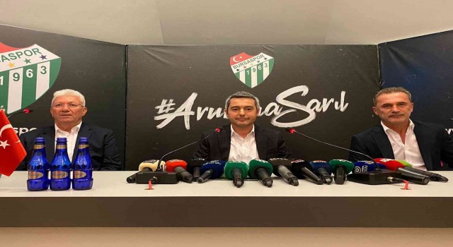 Bursasporda Tahsin Tam ve İsmail Ertekin basın toplantısı düzenledi