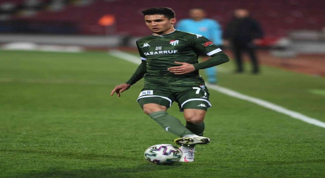 Bursasporun en değerli futbolcusu Tuğbey Akgün!