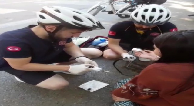Büyükadada bisikletli sağlıkçılardan bisikletli kazaya anında müdahale