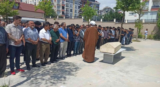 Büyükçekmecede kazada hayatını lise öğrencisi Murtaza Mardani son yolculuğuna uğurlandı