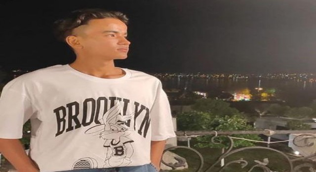 Büyükçekmecede otomobilin İETT otobüs durağına dalması sonucu meydana gelen feci kazada, Murtaza Mardani isimli gencin hayatını kaybetmesiyle ölü sayısı 3e yükseldi.