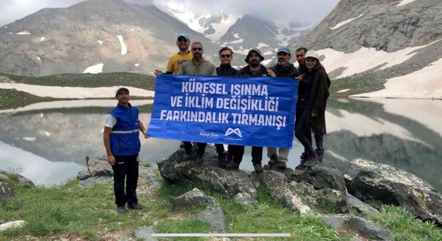 Büyükşehir Belediyesi personelinden doğa ve iklim için farkındalık tırmanışı