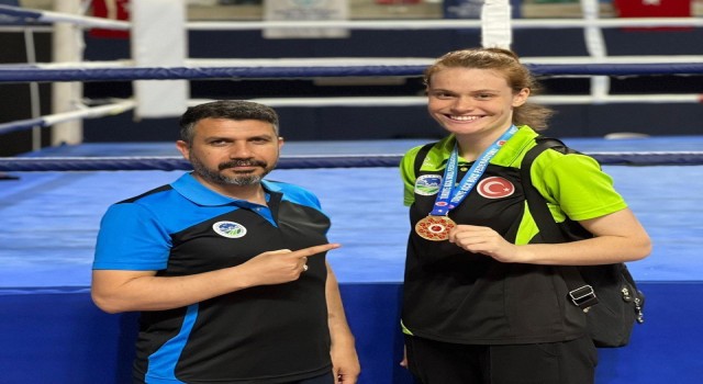 Büyükşehir Kick Bokscuları nefes kesti