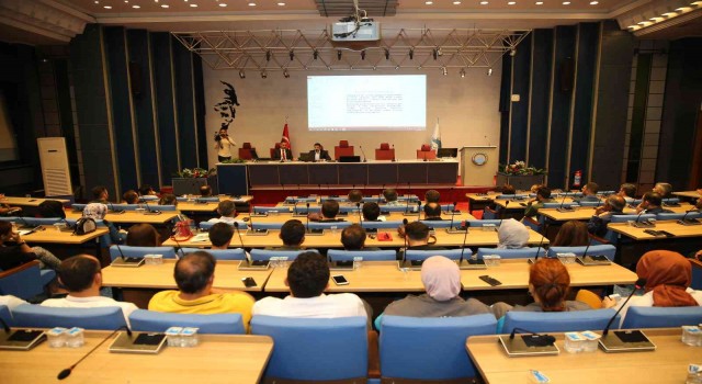 Büyükşehirden belediye personeline KVKK Semineri